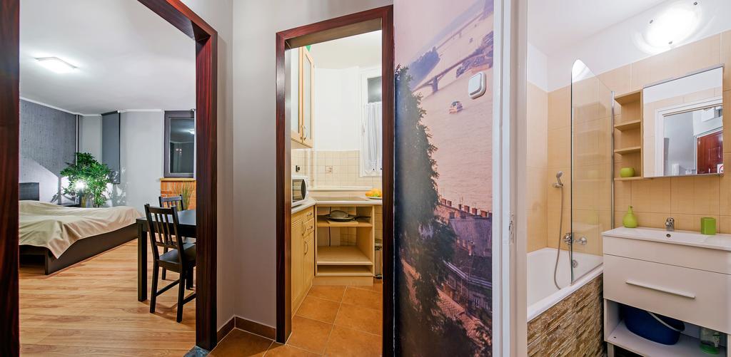 Free Parking, Ac, Wifi In The Center