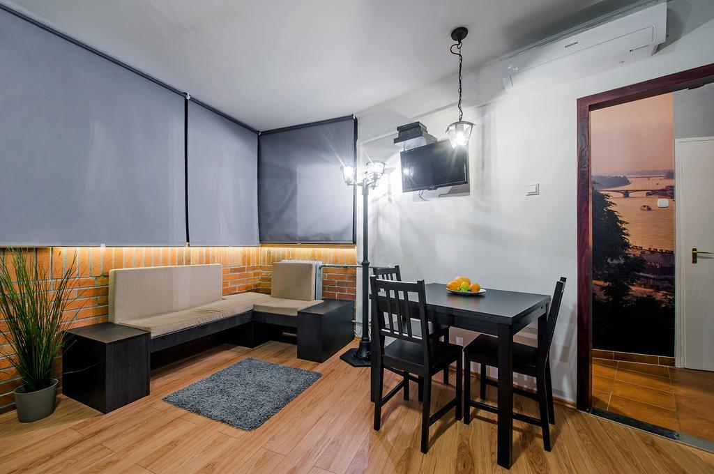 Free Parking, Ac, Wifi In The Center Apartment